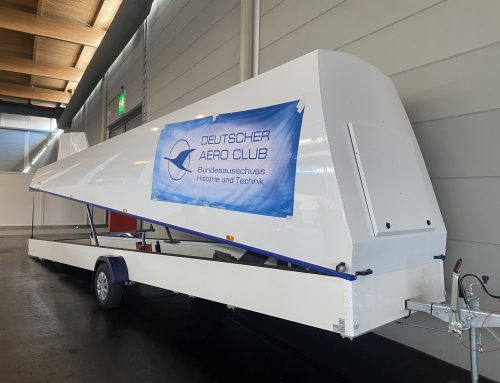 Der neue Anhänger für das Denkmalflugzeug Kranich III ist da